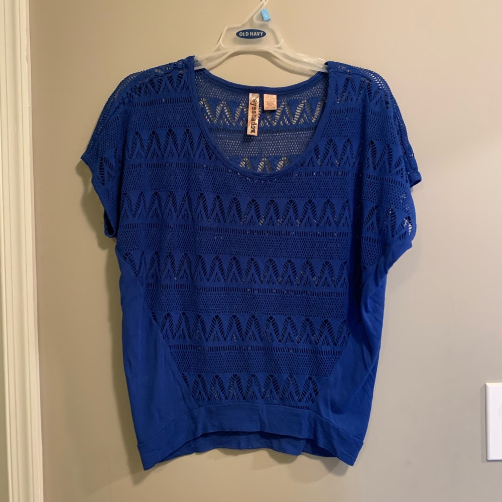 Short sleeve blue top